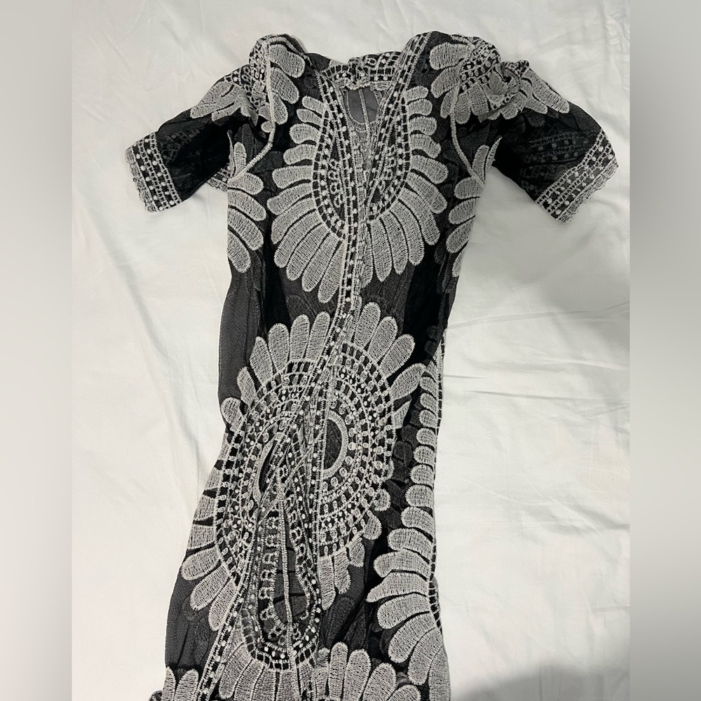 Cupshe Black and White swim coverup